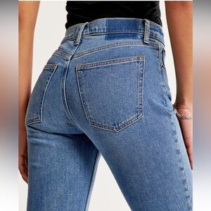 ABERCROMBIE & FITCH - NWT - SIZE 25 - HIGH RISE SKINNY JEANS - MEDIUM WASH